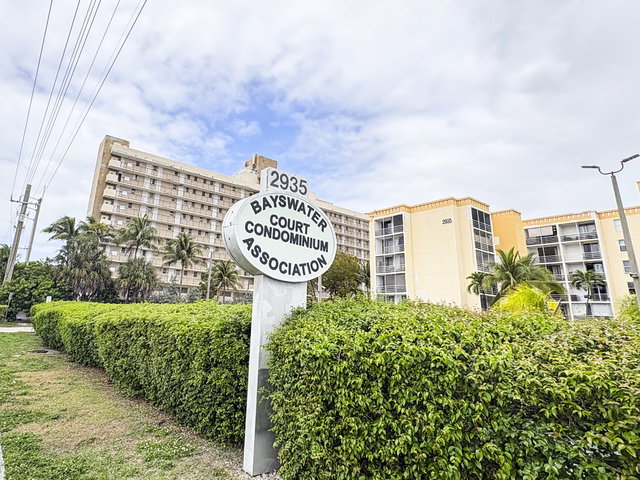 Bayswater Court Condo photo 3